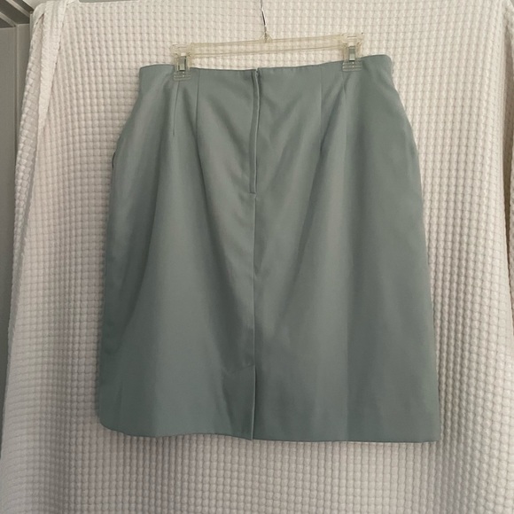 SARAH CHAPMAN Light sapphire blue skirt size 16. - Picture 3 of 3